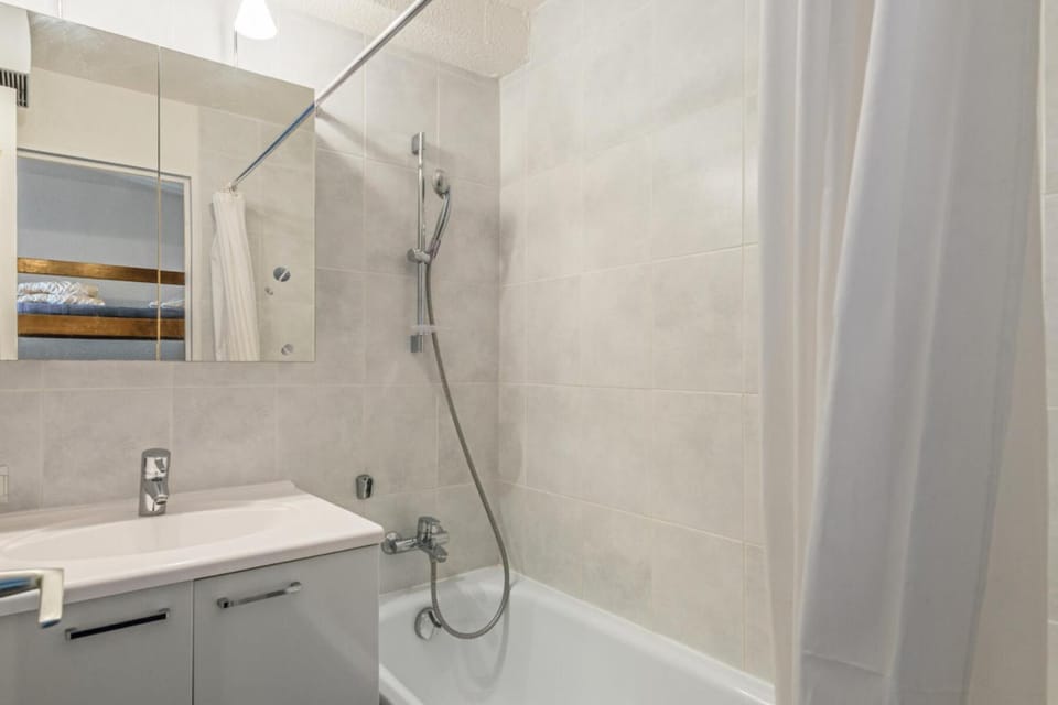 Shower, Bathroom, bidet