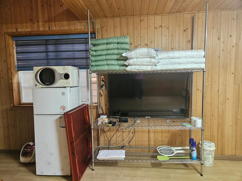 TV and multimedia, Kitchen or kitchenette