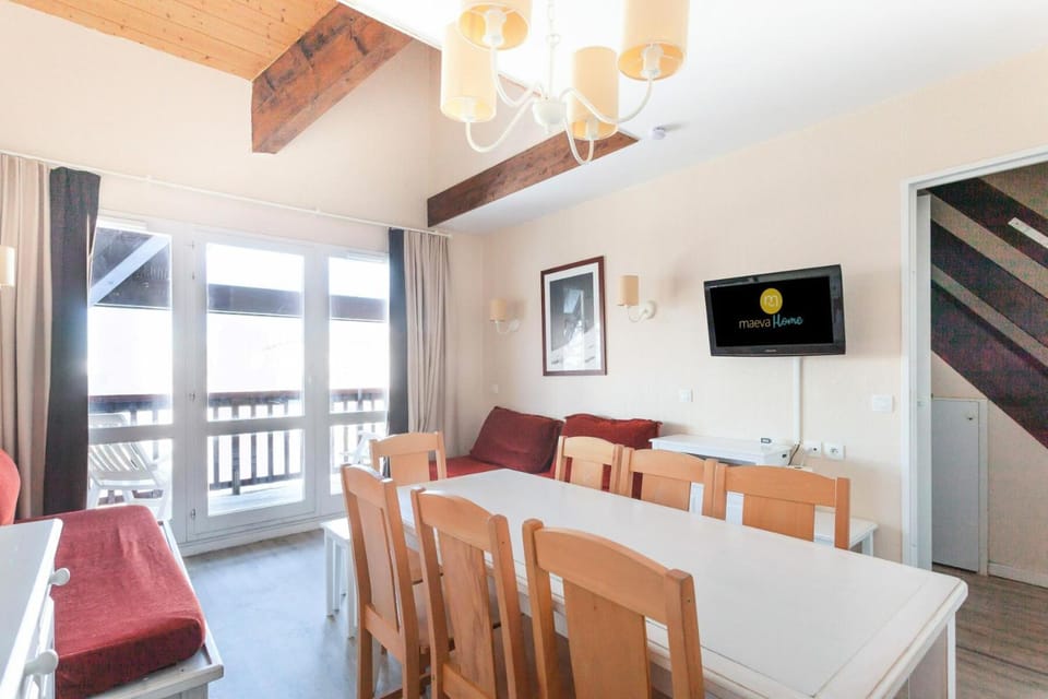 Bed, kitchen