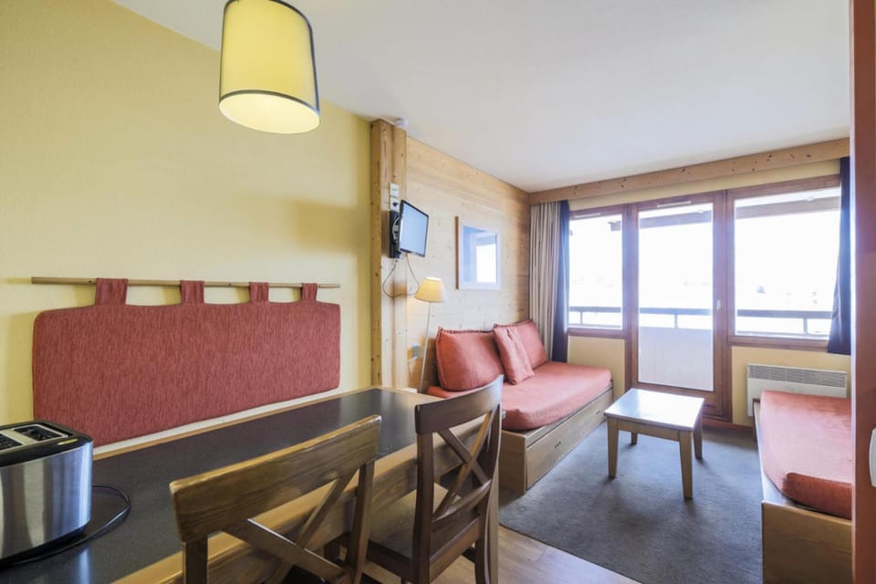 Bed, kitchen