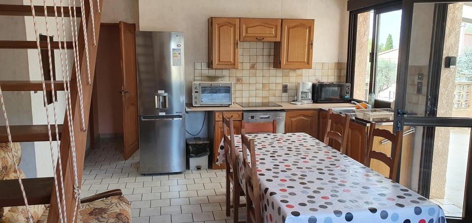 dishwasher, minibar, stove