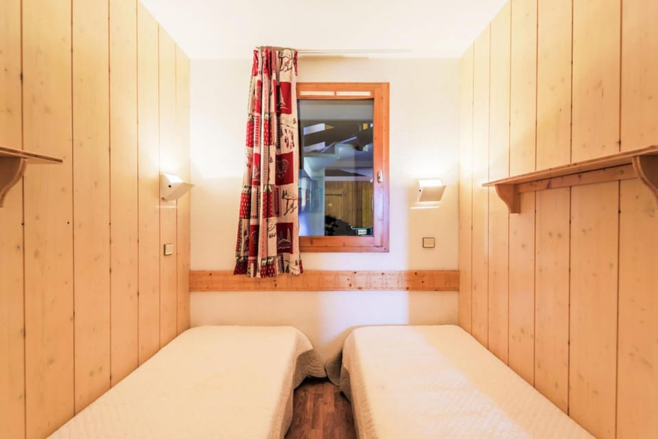 Bed, Bathroom, furniture