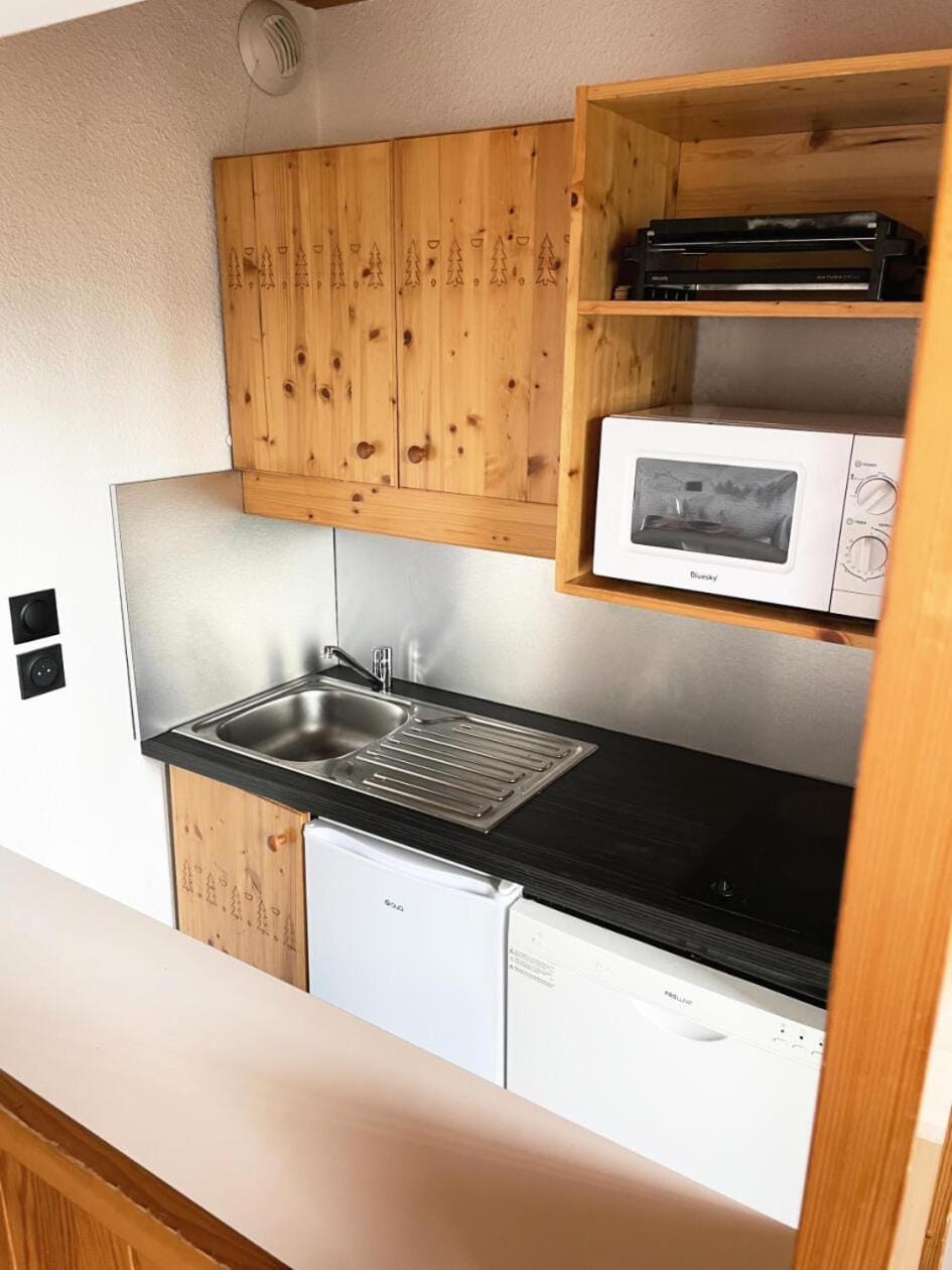furniture, oven, stove, kitchen