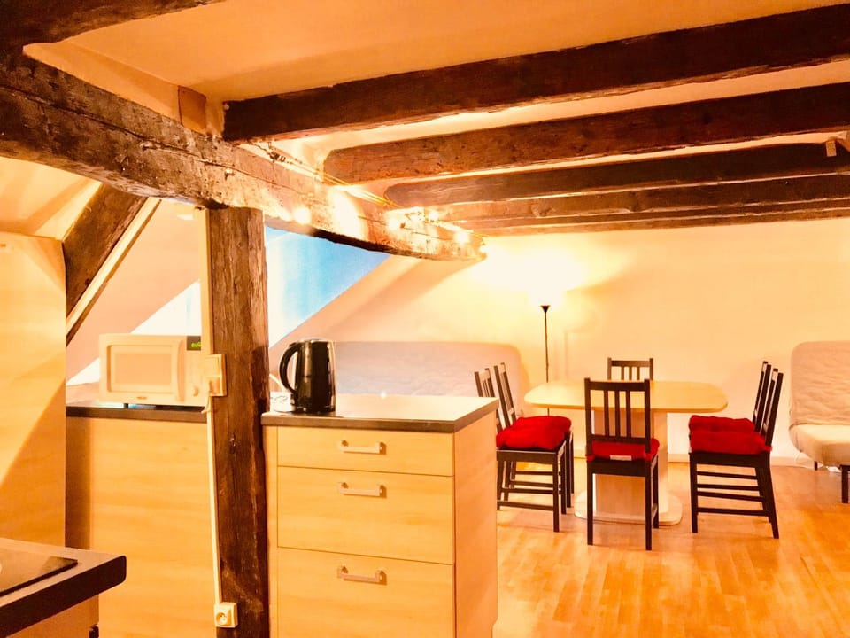 Kitchen or kitchenette, Living room, Dining area, kitchen