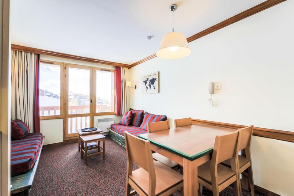 Bed, kitchen