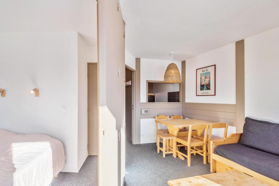 Bed, kitchen
