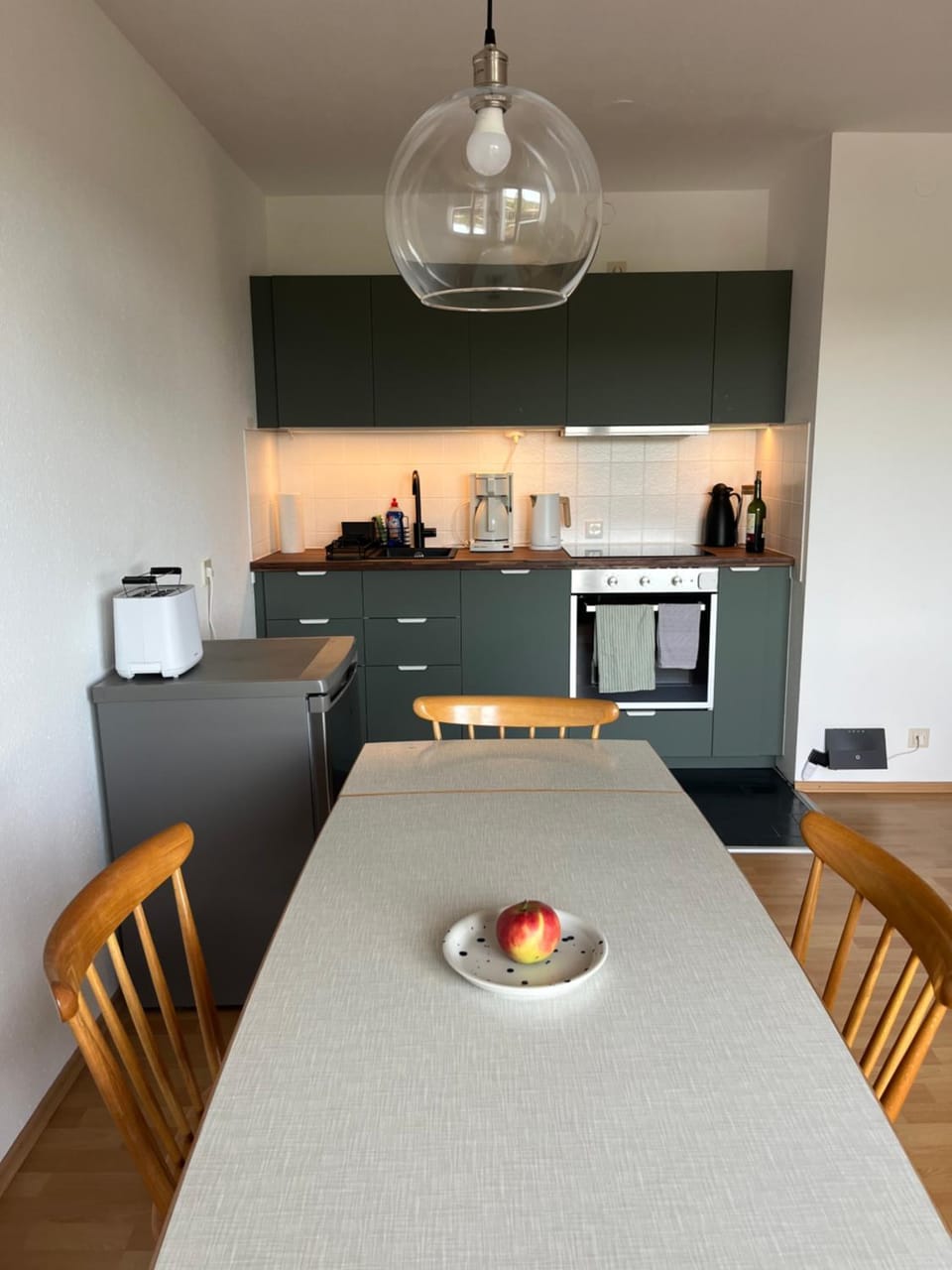 Coffee/tea facilities, Kitchen or kitchenette, Dining area, dishwasher, pet friendly, stove, toaster