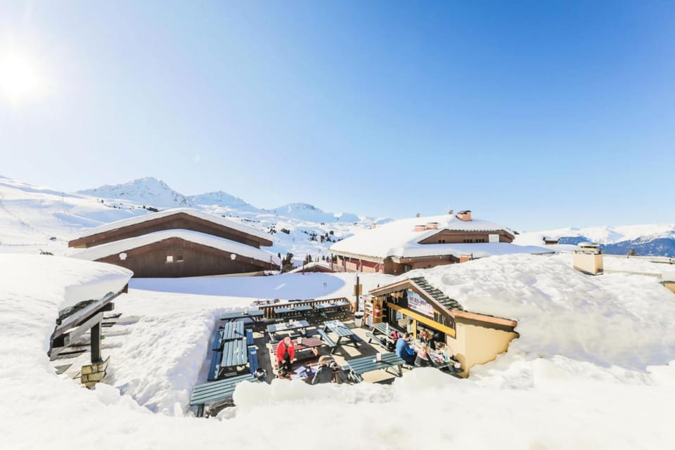 Skiing, Mountain view