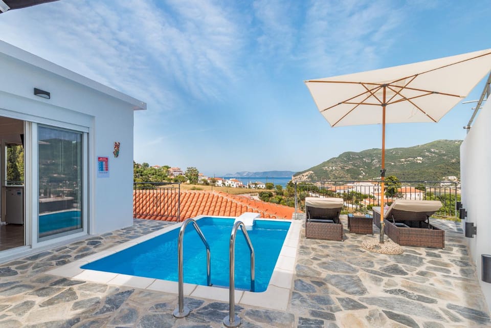 Patio, Day, Natural landscape, View (from property/room), Balcony/Terrace, Sea view, Swimming pool, sunbed