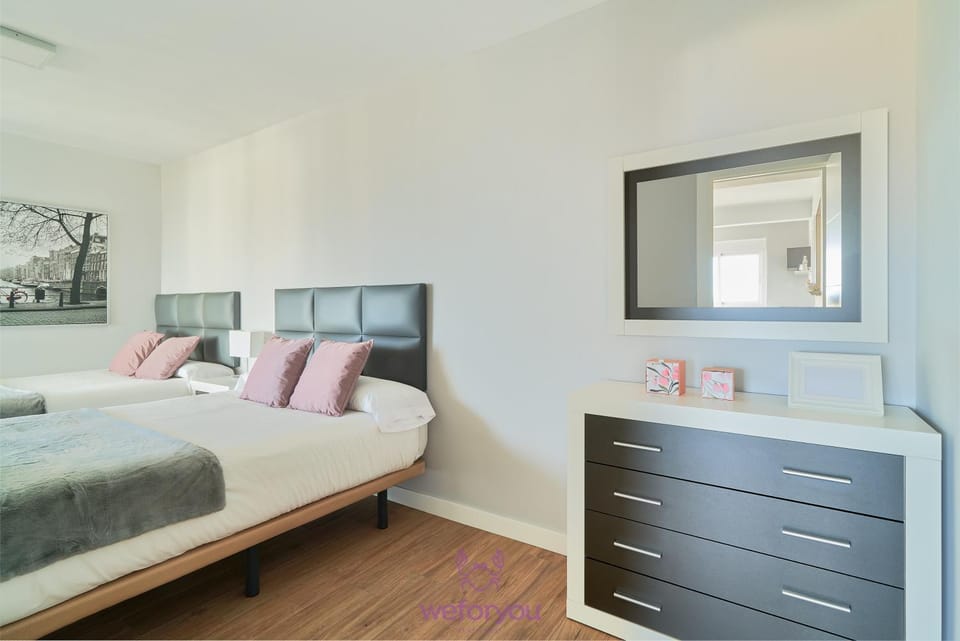 Living room, Photo of the whole room, Bedroom