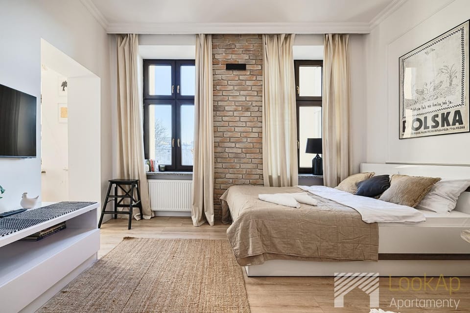 Bed, TV and multimedia, Living room, Photo of the whole room, Seating area