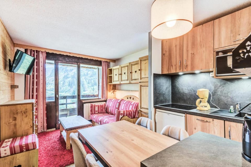 Bed, kitchen
