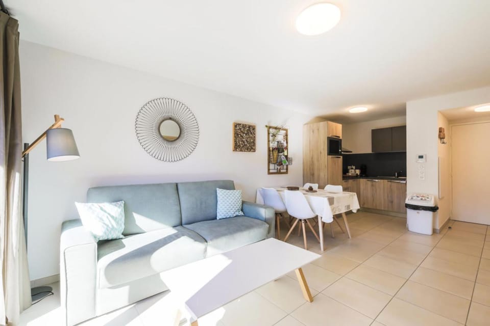 Bed, furniture, kitchen