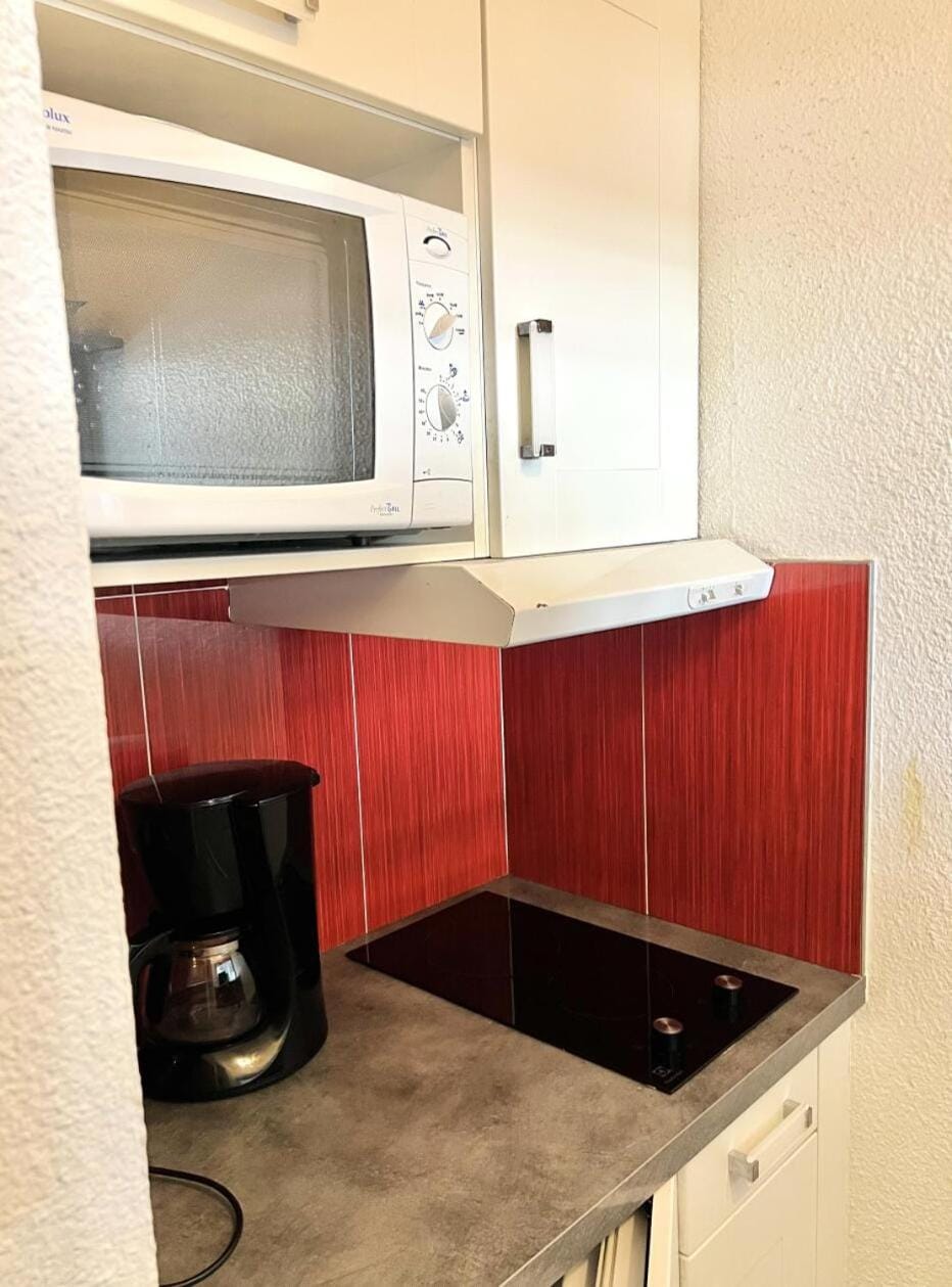 microwave, oven, kitchen