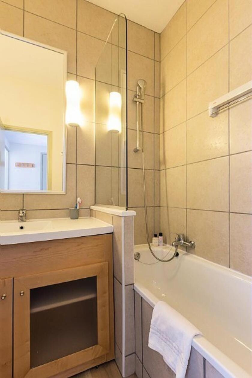 Shower, Bathroom, kitchen