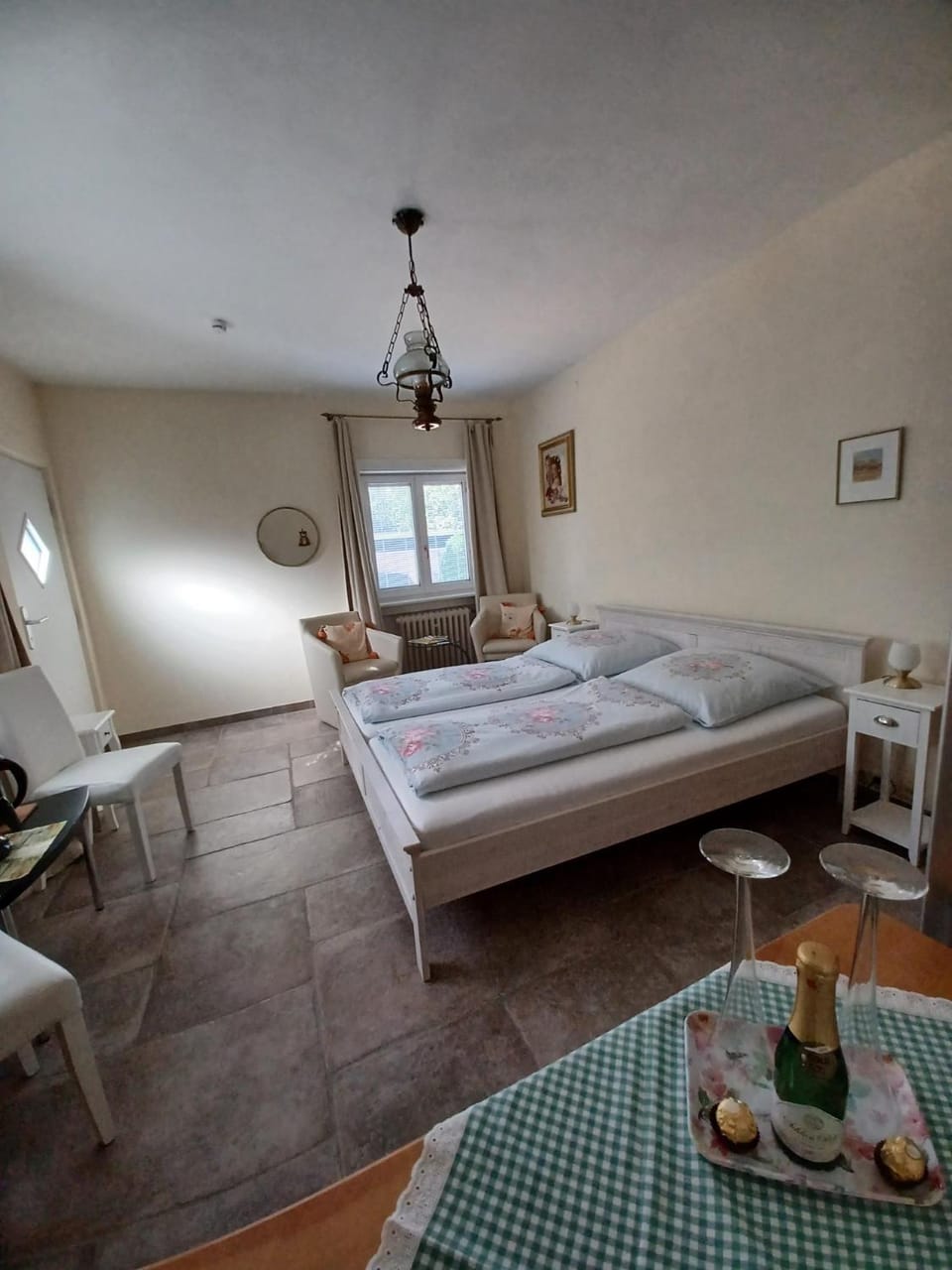 Photo of the whole room