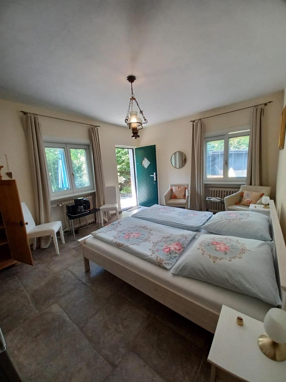 Photo of the whole room
