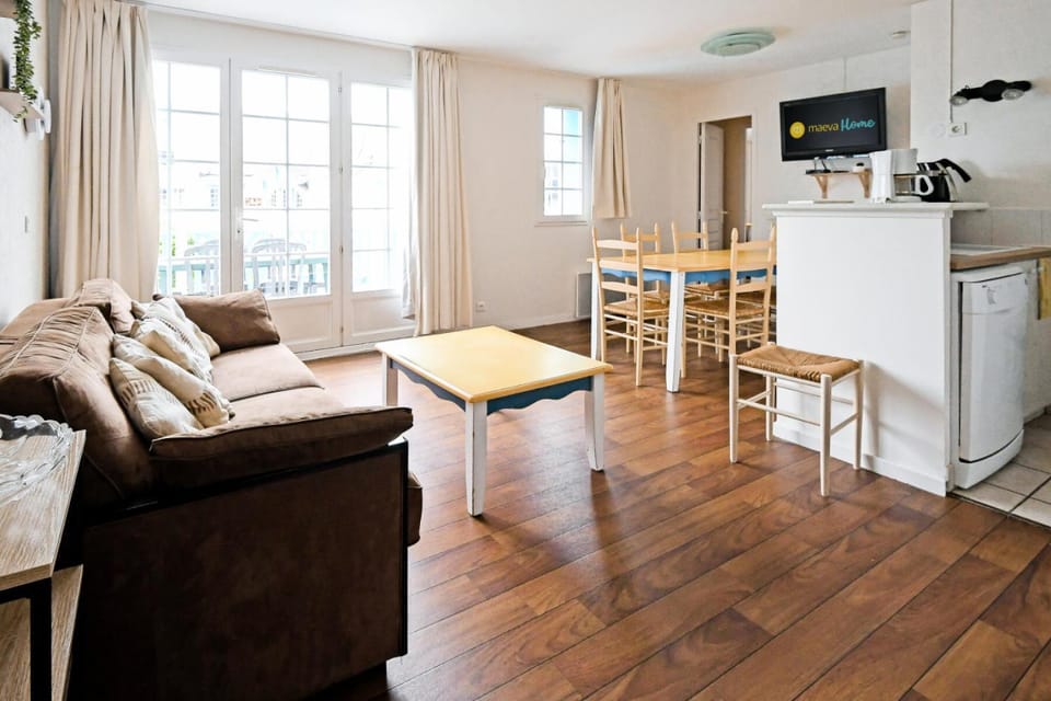Bed, furniture, kitchen