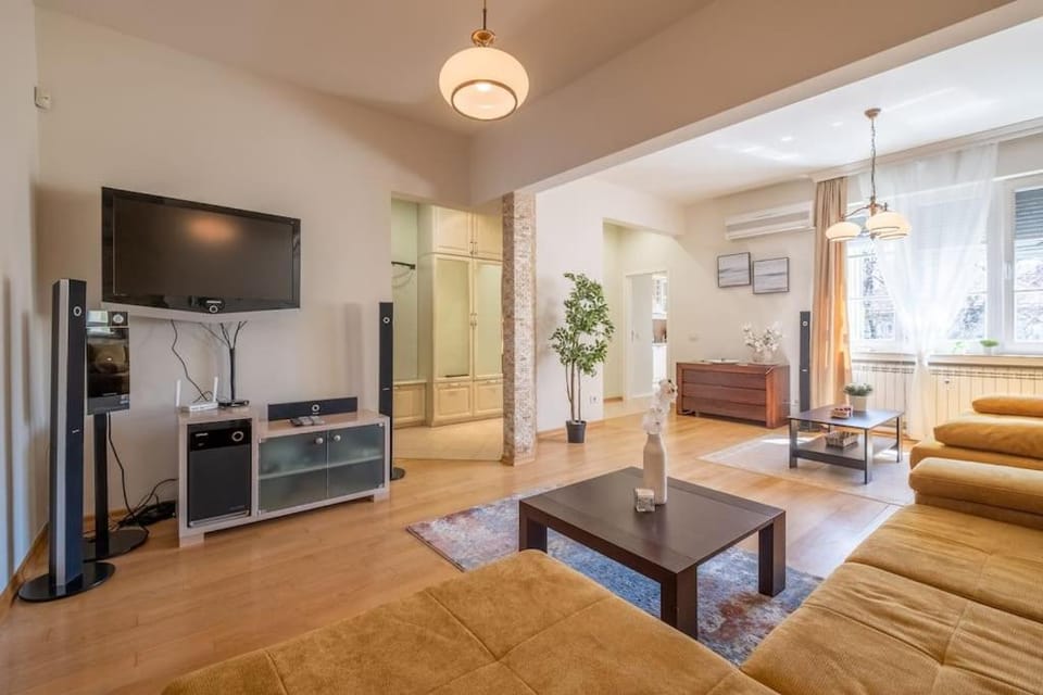 Aristocratic Place, TOP location Apartment in Sofia