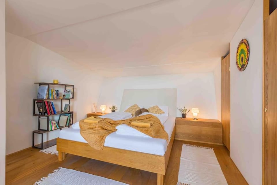 Whirlpool , Dachterrasse , Wienblick , zwei Etagen Apartment in Vienna