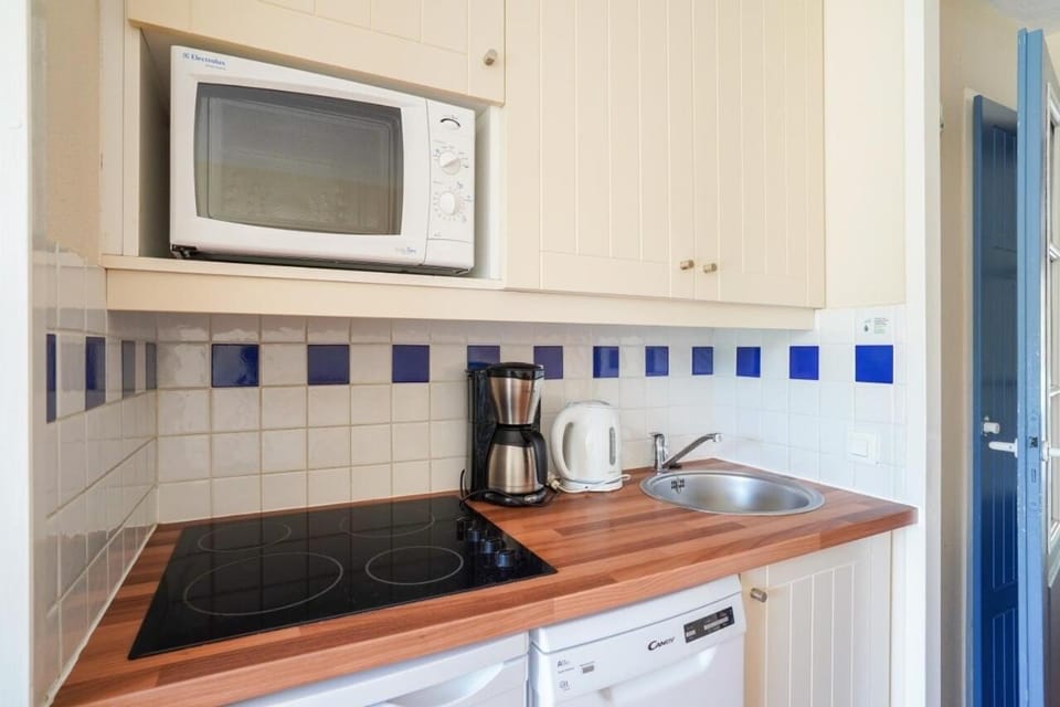 Bathroom, oven, kitchen