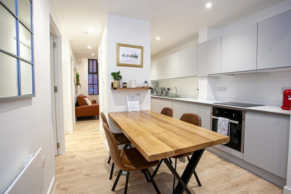 Super 2 Bed Apartment Close to Victoria Station Apartment in Manchester