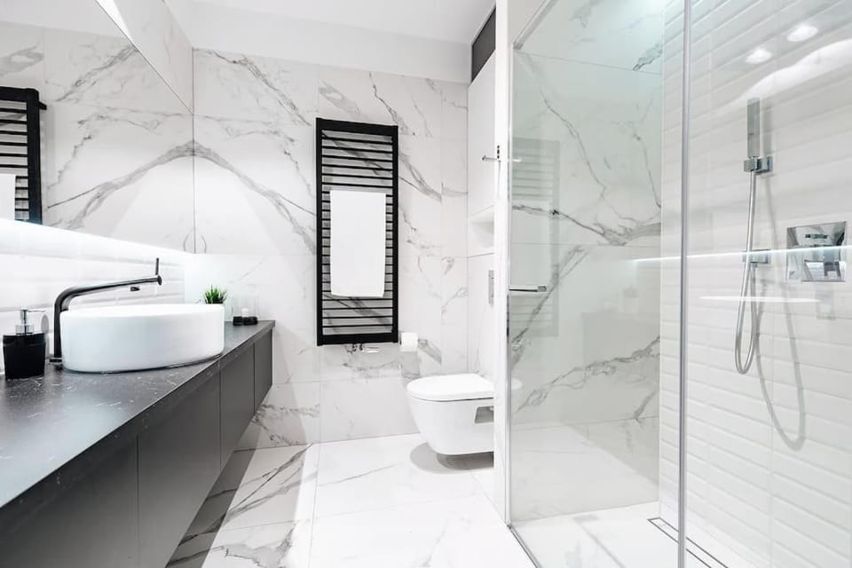 Shower, Toilet, Bathroom, towels