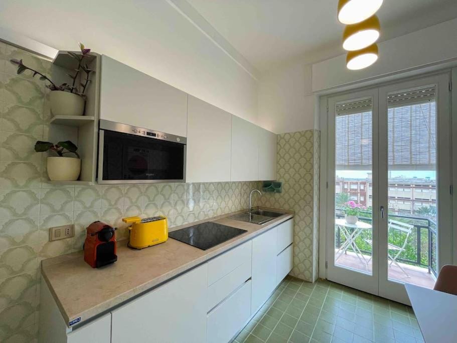 Kitchen or kitchenette, minibar, stove, kitchen
