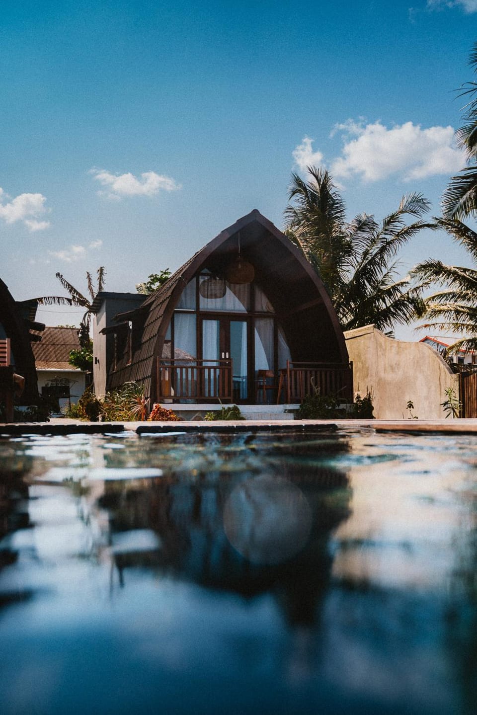 Property building, Day, Pool view, Swimming pool