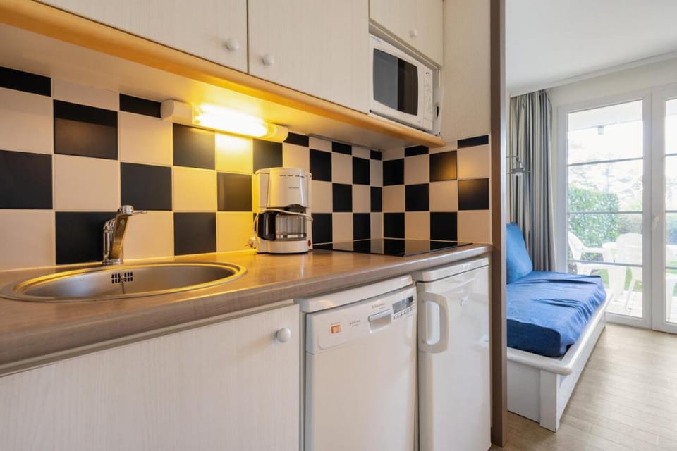 oven, kitchen