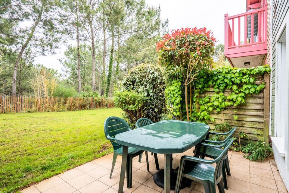 Garden, furniture