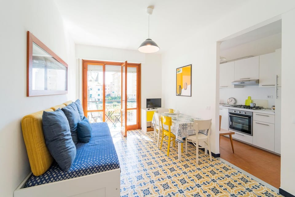 TV and multimedia, Balcony/Terrace, Kitchen or kitchenette, Living room, Seating area, Dining area, pet friendly, stove