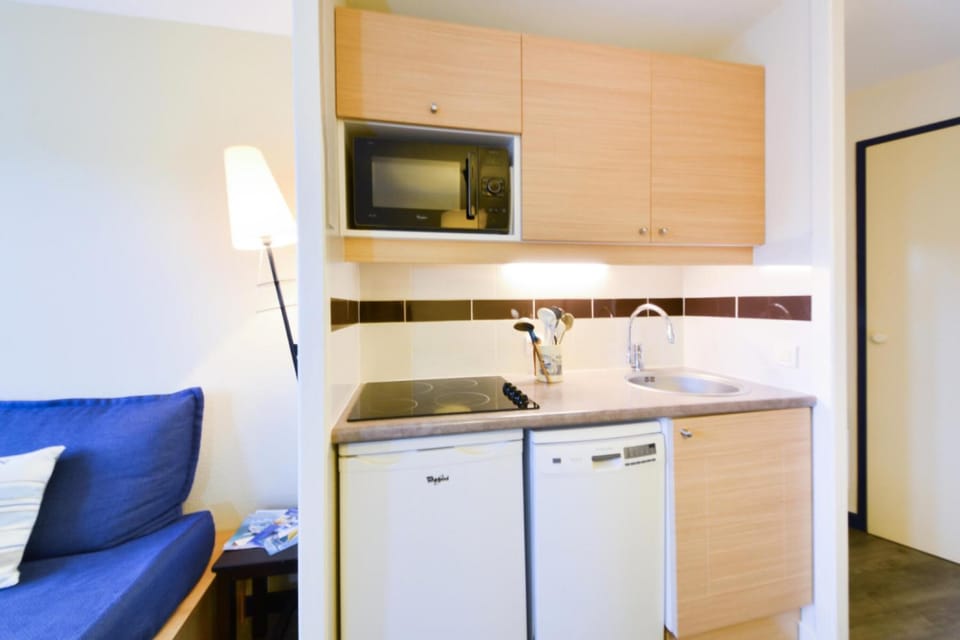 Bathroom, oven, kitchen