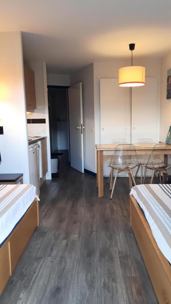 Bed, kitchen