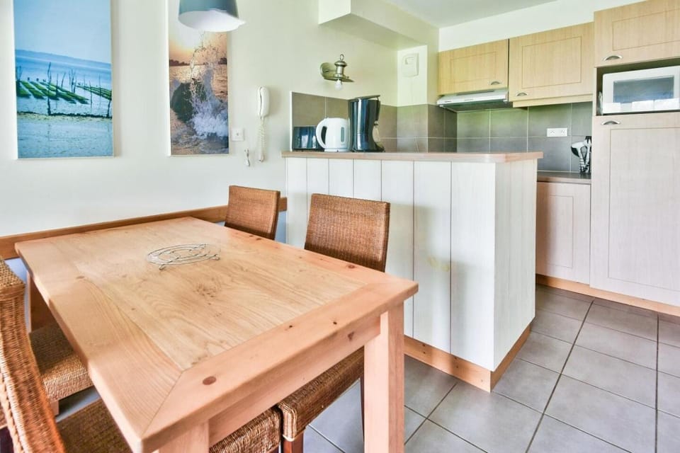 Bed, furniture, kitchen