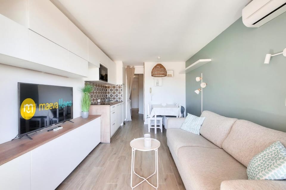 fireplace, kitchen