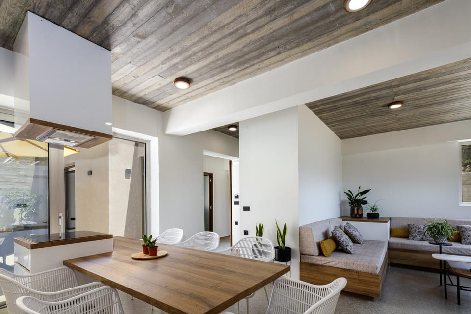 Living room, Seating area, Dining area