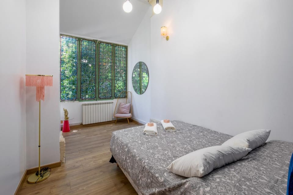 Bed, Photo of the whole room, Bedroom