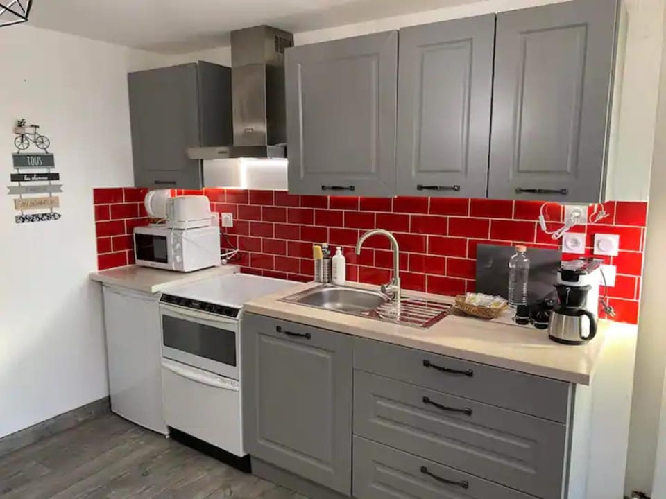 Kitchen or kitchenette, Living room