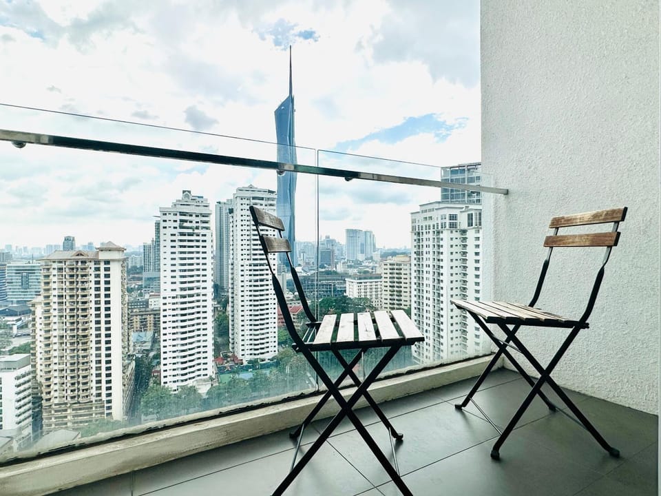 View (from property/room), Balcony/Terrace, City view