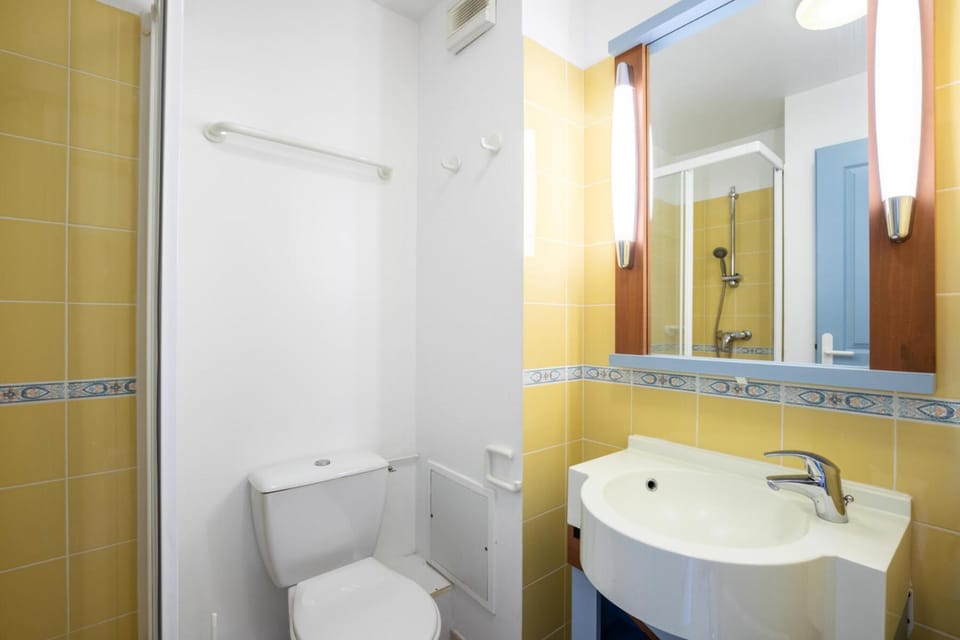 Shower, Toilet, Bathroom, bidet