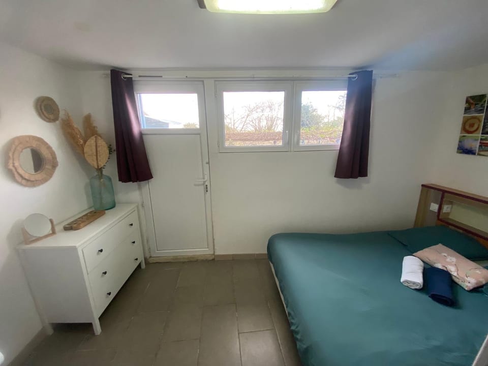 Property building, Living room, Bedroom