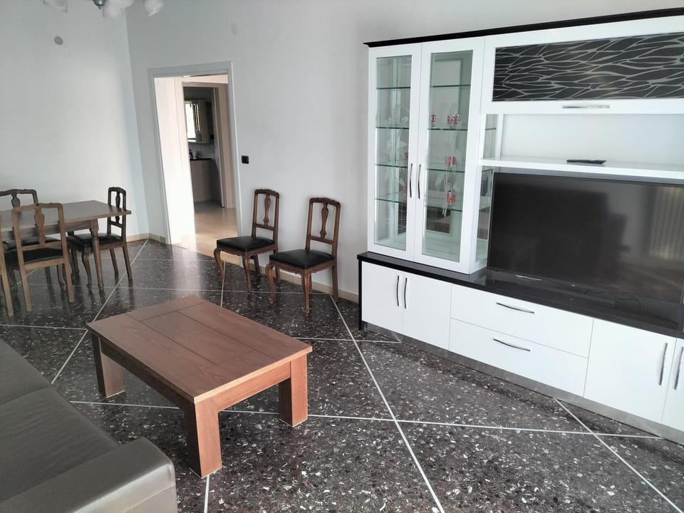 TV and multimedia, Living room, Dining area