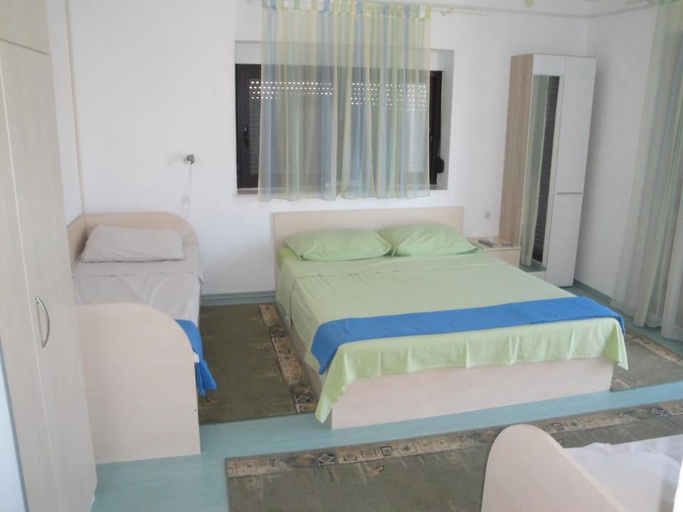 Bed, Bedroom, Area and facilities, towels