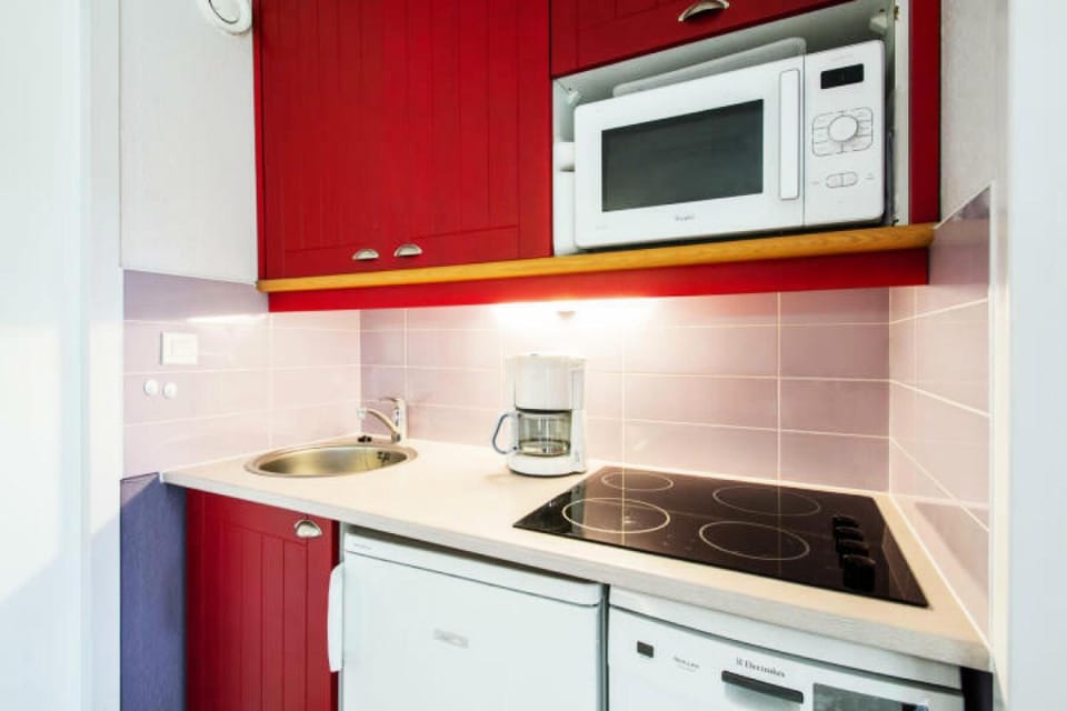 microwave, oven, kitchen