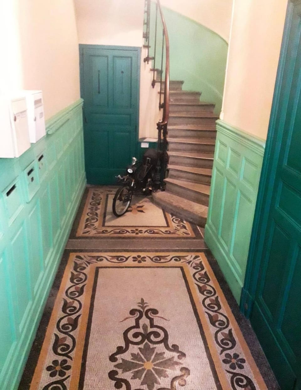 Facade/entrance