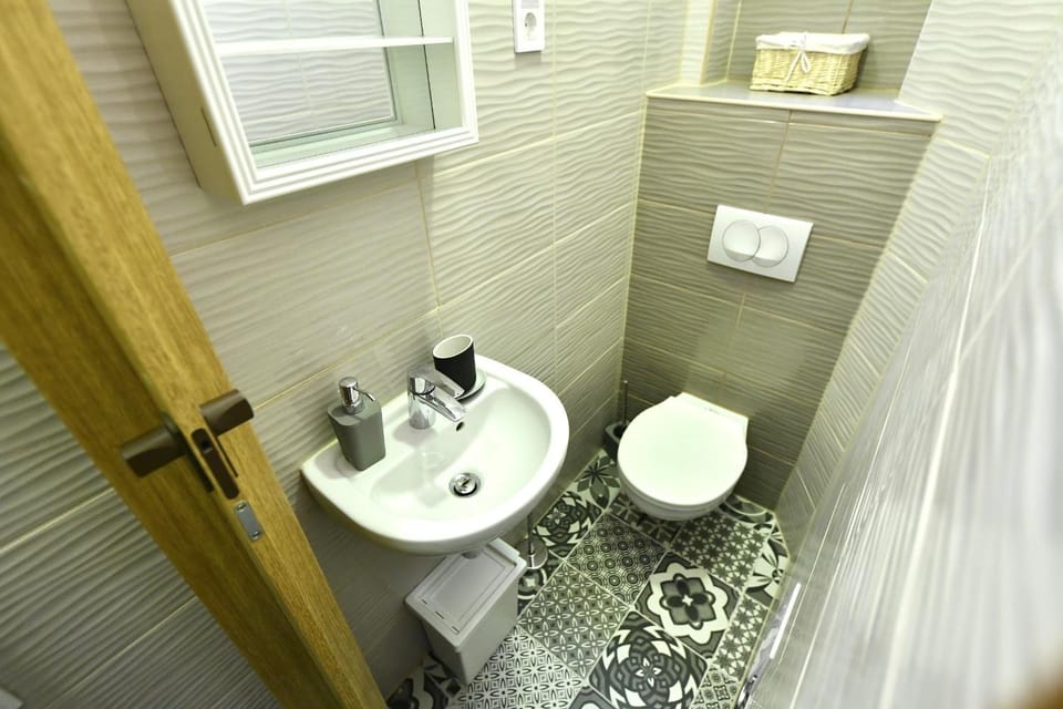 Toilet, Bathroom