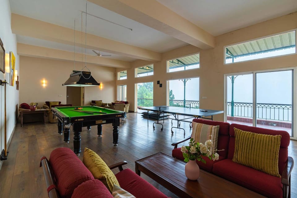 Game Room, Game Room, Seating area
