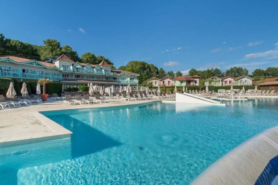 Beach, Swimming pool