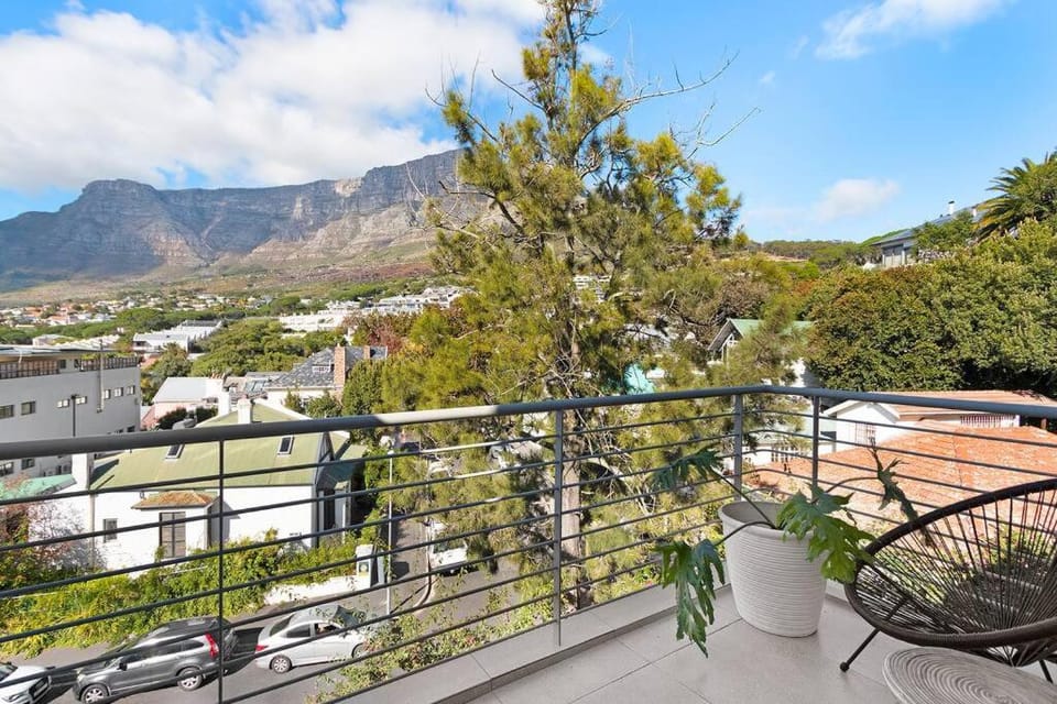 View (from property/room), Balcony/Terrace, Mountain view